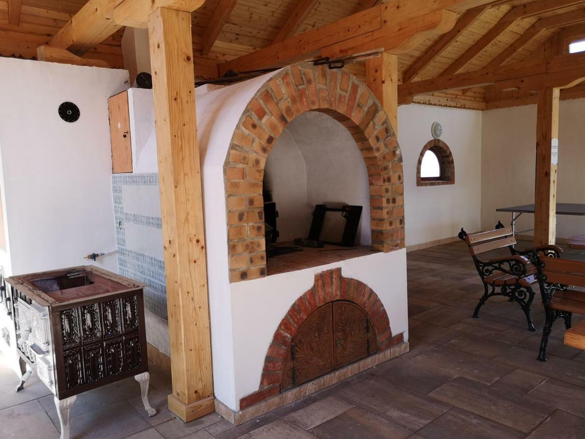 Bed and Breakfast Júlia Panzió Hajdúszoboszló Exterior foto