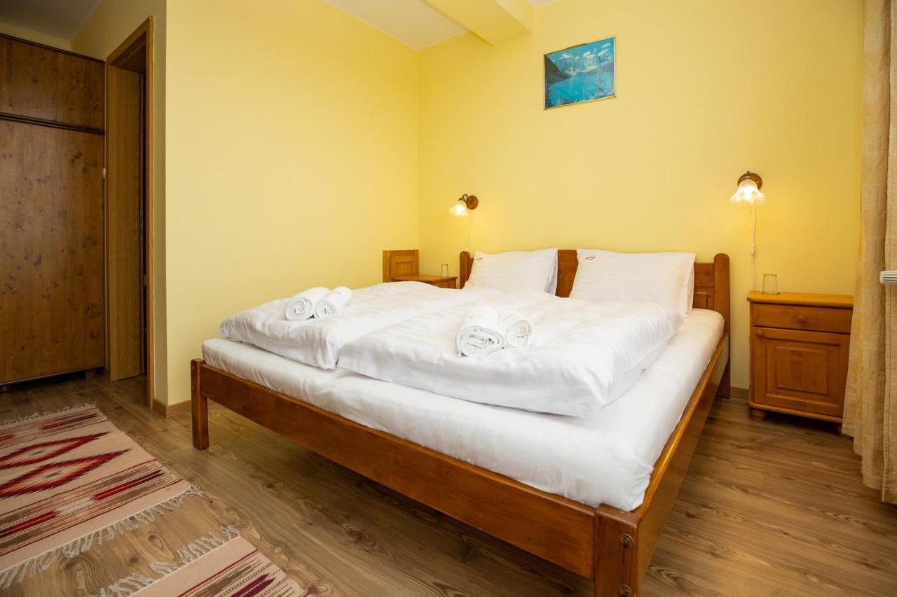 Bed and Breakfast Júlia Panzió Hajdúszoboszló Exterior foto