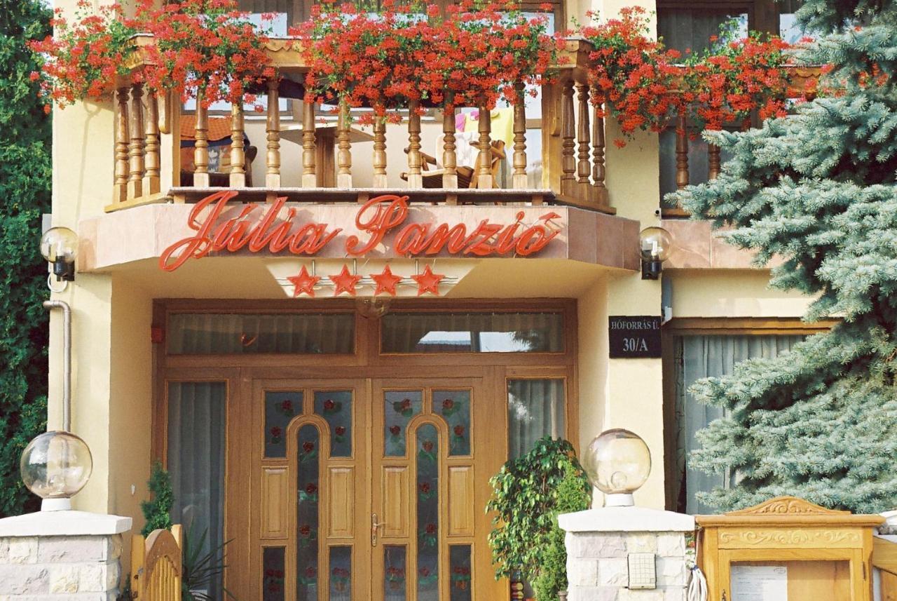 Bed and Breakfast Júlia Panzió Hajdúszoboszló Exterior foto